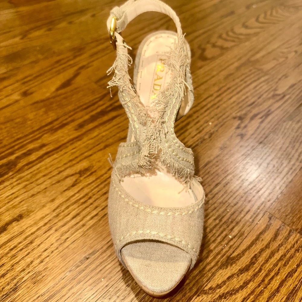 Gorgeous Prada Platform Sandal Size 39 1/2